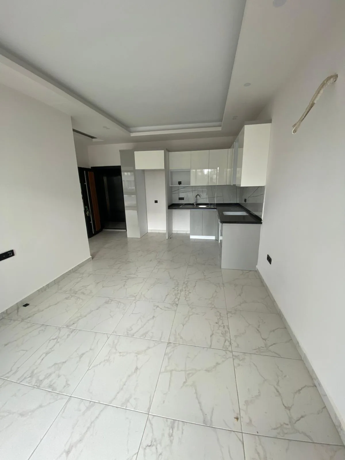 Estepona Satılık Daire Deniz ve Kale Manzaralı - 5
